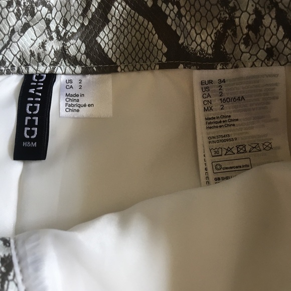 Snakeskin Print Short Skirt - Picture 2 of 2